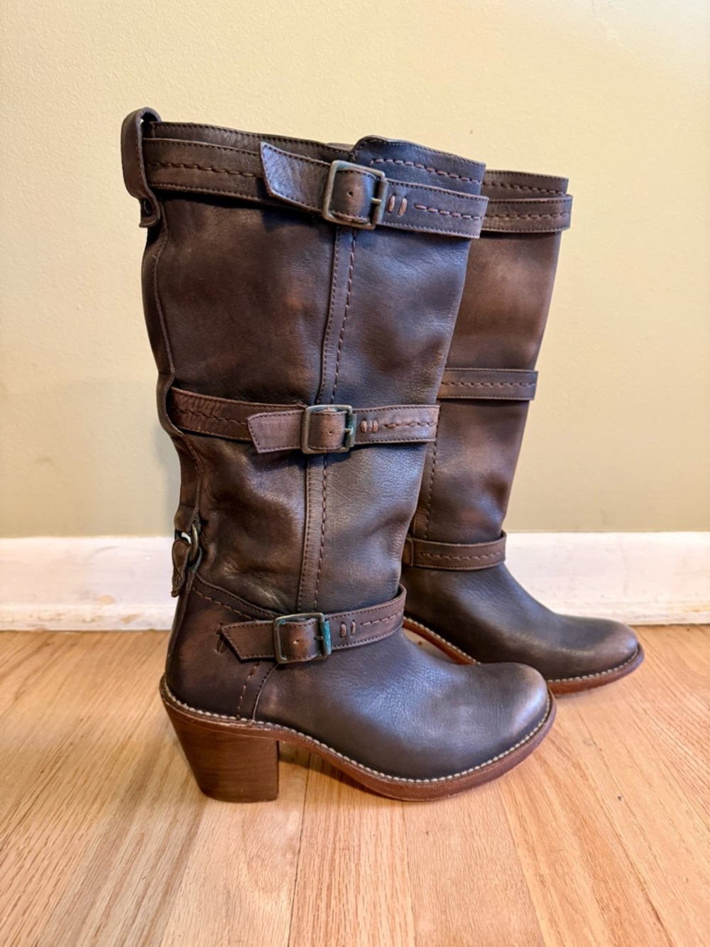 FRYE Carmen Western Three Strap Boots